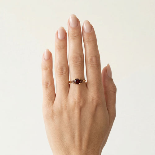 Women gold garnet ring