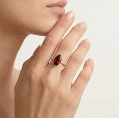 Bague de Grenat Subtile Glamour