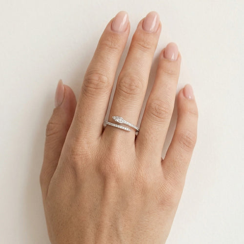 Bague en argent élégante avec motif serpent