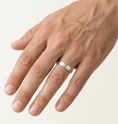 Alliance en or blanc et rose mat et scintillant