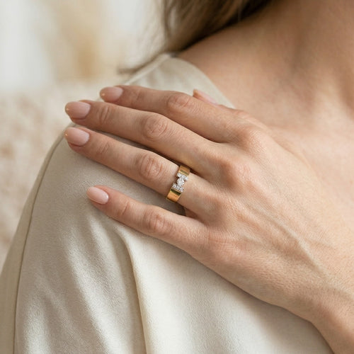 Shiny tension gold ring