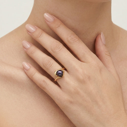 Anillo único con perla negra
