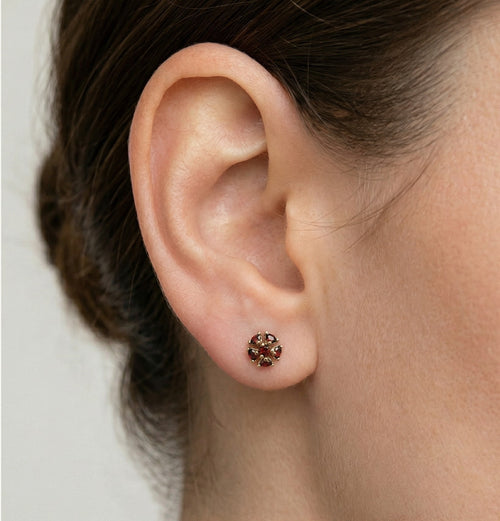 Stylové granátové náušnice ze 14kt zlata