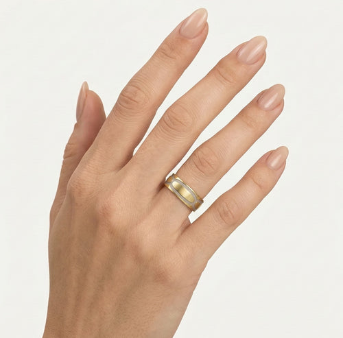 Einzigartige Trauringe aus Weiß- und Gelbgold