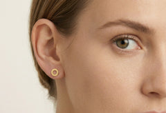 Full circle stud earrings