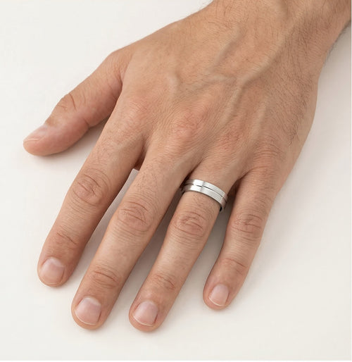 Halb poliertes, halb mattes Finish Weißgold-Ehering