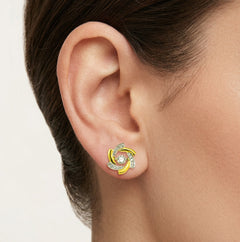 Náušnice z žlutého zlata s diamanty, květinový motiv