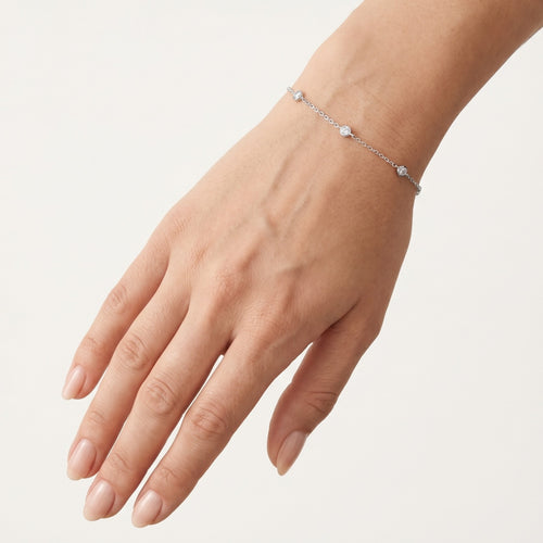 Bracelet simple en argent avec zircone cubique