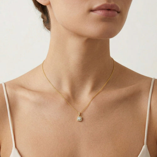 Pendentif carré en or