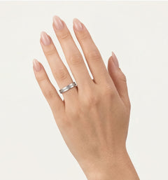 Anillo de boda de oro blanco con estilo