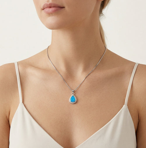 Colgante lágrima de ópalo azul suave