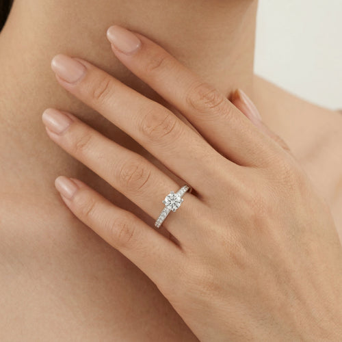 Splendide bague en or blanc avec diamant