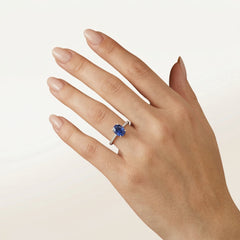 Bague en or blanc avec saphir et diamants