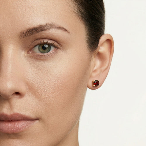 Pendientes clásicos de granate redondo