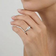 Stylish silver cubic zirconia ring