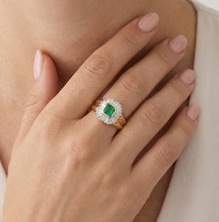 Zlatý smaragdový prsten s diamanty