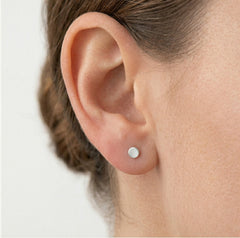Plain button earrings