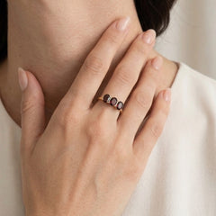 Strahlender Triplet Gelbgold ovaler Trio-Ring