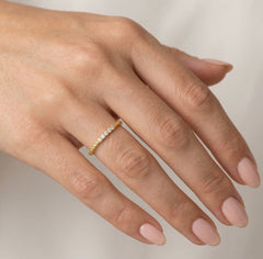 Anillo de oro amarillo con circonia cúbica brillante