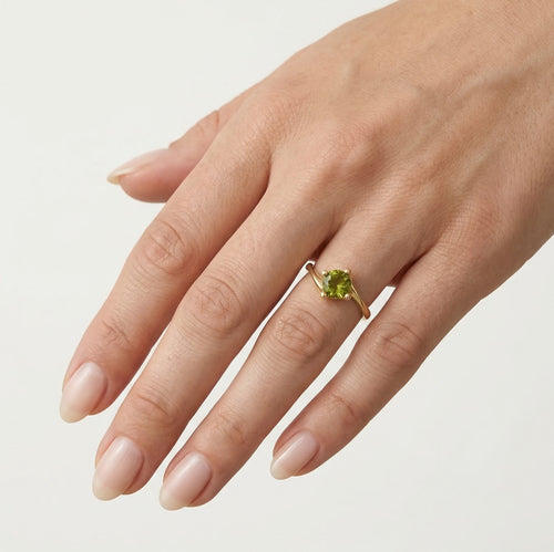 Stylish gold allure ring