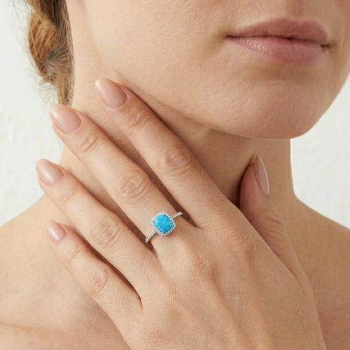 Silberner Ring mit Opal-Glanz