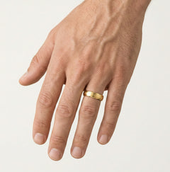 Alliance élégante arrondie en or jaune