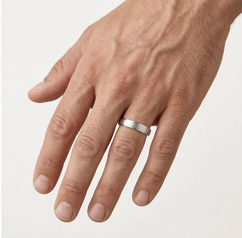 Bague de mariage en or blanc avec pierre taille princesse