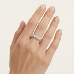 Bague en argent avec cinq zirconiums cubiques