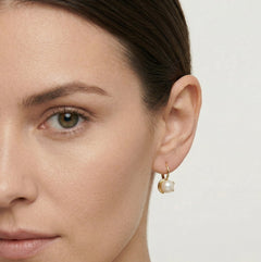 **Boucles d'oreilles uniques en perle blanche**