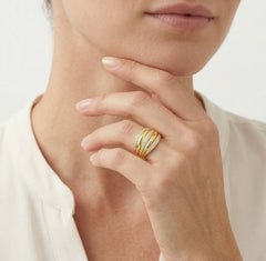 Bague en or avec zircon cubique lumineux