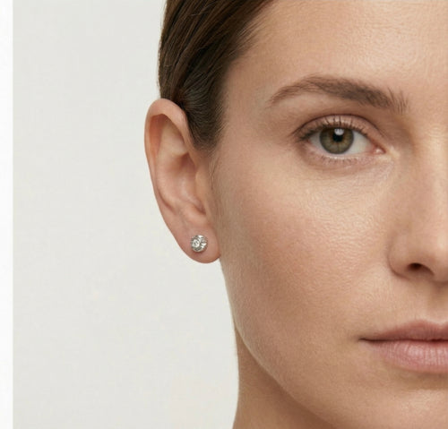 Sparkling white gold diamond stud earrings