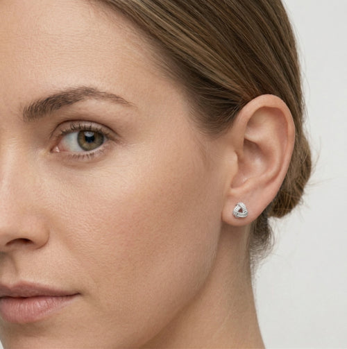 Boucles d’oreilles puces nœud en argent sterling avec zircon cubique