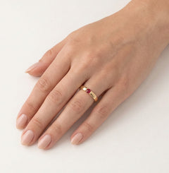Bague en or rose avec rubis