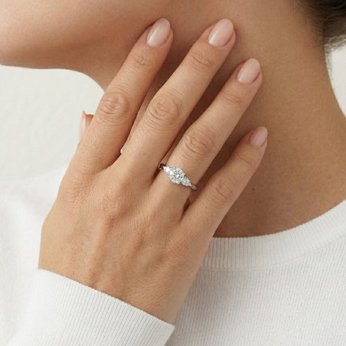 Anillo elegante de plata con circonia cúbica