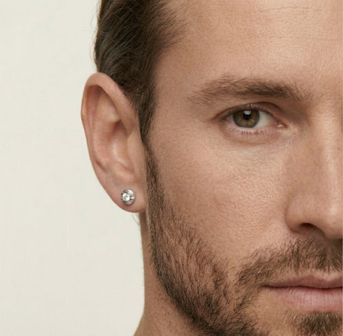 Sparkling white gold diamond stud earrings