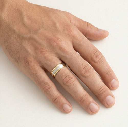 Two-tone gold wedding ring