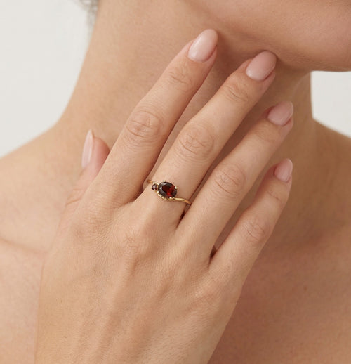 Women round and oval garnet ring