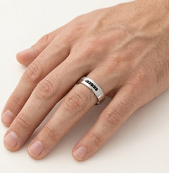 Široký napůl leštěný napůl matný snubní prsten