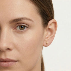 Boucles d’oreilles puces croix en or jaune