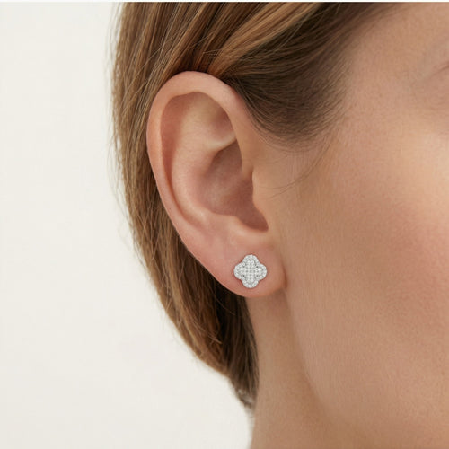 Stříbrné náušnice s motivem čtyřlístku