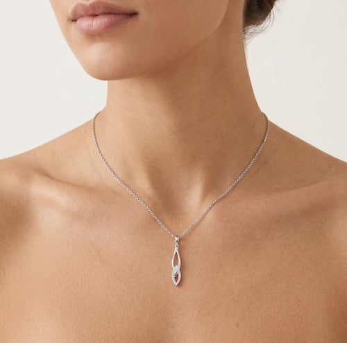 Geflochtener Anhänger aus Weißgold mit Zirkonia