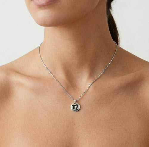 Stříbrný přívěsek se znamením panna 