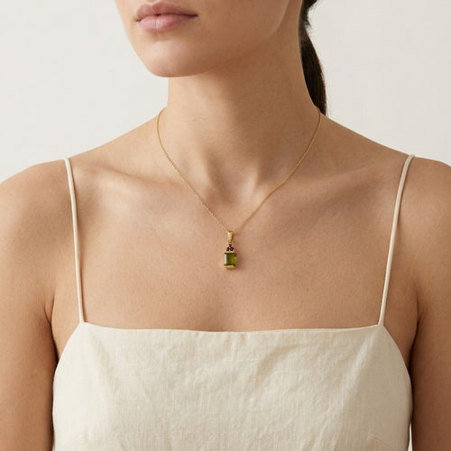 14kt-Gold-Anhänger mit Moldavit- und Granatsteinen