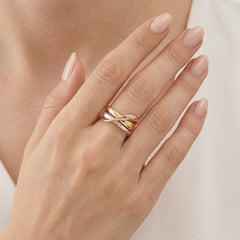 Stilvoller Damenring aus dreifarbigem Gold