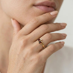 Garnet gold ring with cubic zirconia