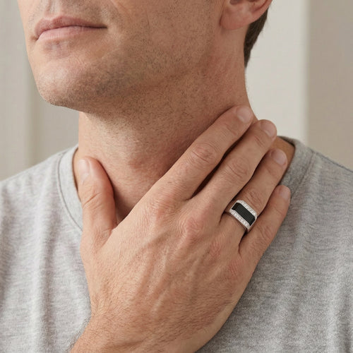 Bague en or blanc avec onyx et diamants