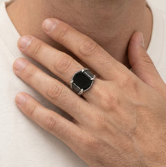 Pánský prsten s onyxem ve vikingském stylu
