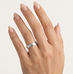 Elegant white gold wedding rings