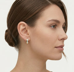 Ohrstecker mit einer Reihe aus Gold