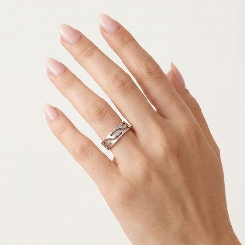 Alianza de boda de oro blanco con estilo